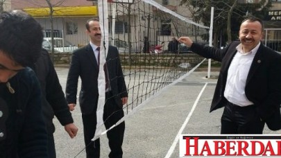 Okullara Ensar eli değdi