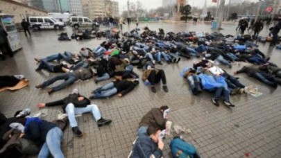 Taksim'de Hocalı katliamı protestosu