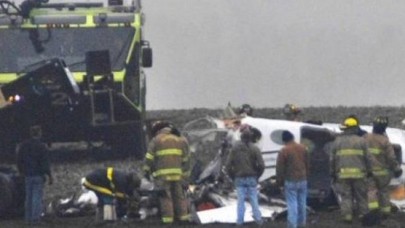 Sporcuları taşıyan uçak düştü