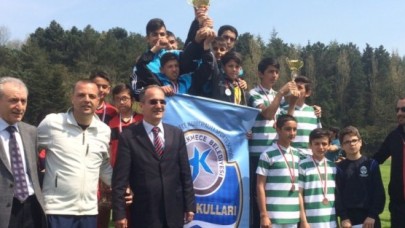 KÜÇÜKÇEKMECE’NİN KÜÇÜKLERİ İSTANBUL BİRİNCİSİ