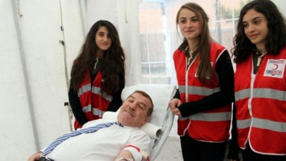 YAŞAM İÇİN BİR DAMLA KAN