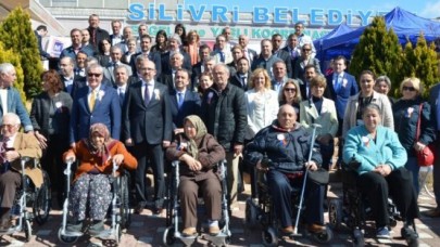 Tekerlekli sandalyeler sahiplerine ulaştı