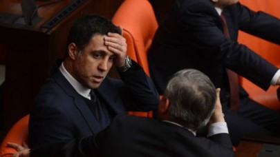 Hakan Şükür‘e bir şok daha!