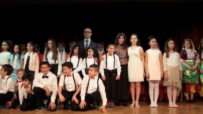 Küçükçekmecede 23 Nisan Çocuk Şenliği Başladı