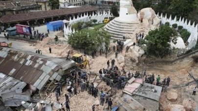 Nepalde ölü sayısı 10 bini bulabilir