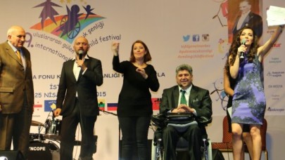 9. Uuslararası gülen çocuk şenliği görkemli bir gala ile son buldu