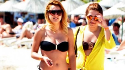 Plajlar canlandı turizmcinin yüzü güldü