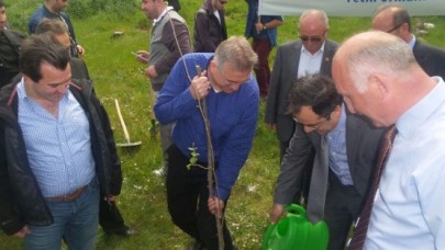 ÜNİVERSİTEDEN ELBASAN’A 562 FİDAN