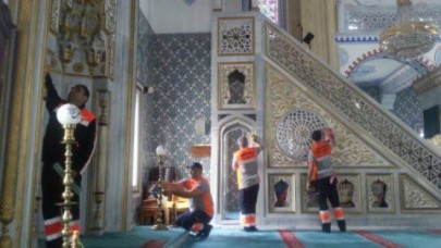 Bakırköydeki ibadethanelerde temizlik vakti