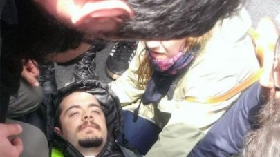 Beşiktaşta bir eylemci bıçaklandı