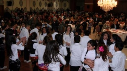 Romanlar’dan dayanışma yemeği