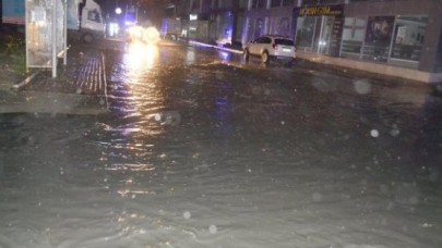 Su baskınları esnafı perişan etti