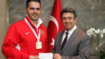 Avrupa Şampiyonuna Başkan Karadenizden Ödül