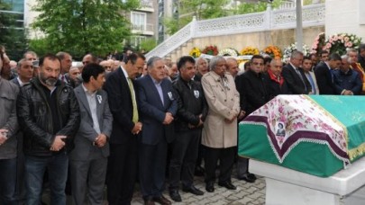 Yokuşları dinlemeden sevgiyle yürüdük