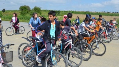 Çocuklar Cumhuriyet Parkında pedal çevirdi