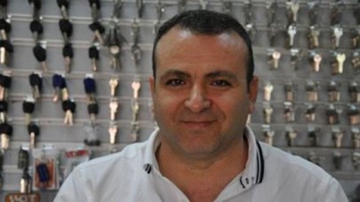 Kapıdan giremeyince duvarı kırdılar