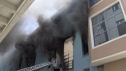 Beylikdüzünde bir fabrikada yangın