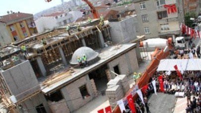 Molla Mahmut Camiinin Temeli Törenle Atıldı