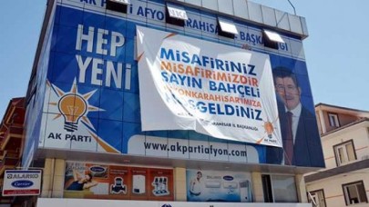 AK Partiden Bahçeliye jest