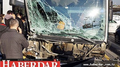 İki Metrobüs Çarpıştı! 3ü Ağır 16 Kişi Yaralandı