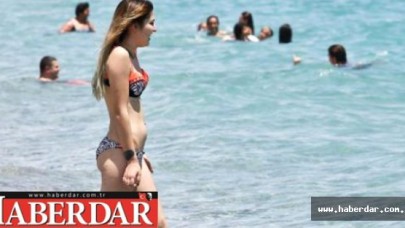 Antalyada Sahiller Doldu Taştı