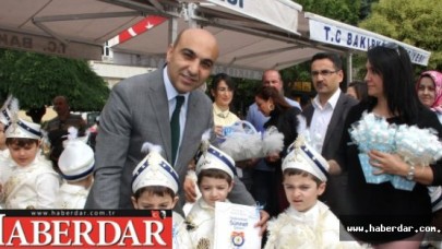 Üçüzler Cesaret Sertifikalarını Aldı