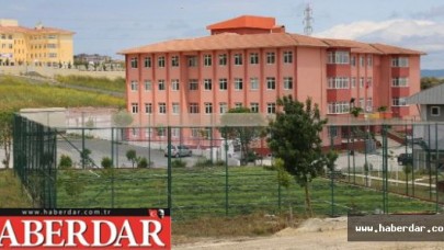Çatalca Belediyesi Anadolu Lisesine Halı Saha Kazandırdı