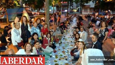 Avcılarda Önce Yeryüzü Sofrasında İftar, Ardından Konser