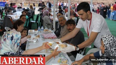 BAKIRKÖYLÜ GENÇLERDEN ÖRNEK DAVRANIŞ