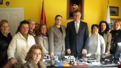 CHP'li kadınlardan esnaf çıkartması