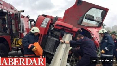 Temde Kontrolden Çıkan Tır Devrildi