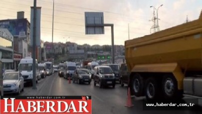 Avcılarda kaza: Trafik felç oldu