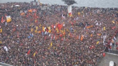 Alevilerden 60 bin kişilik miting