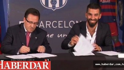 Arda Turan, Barcelonaya İmza Attı