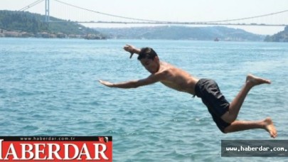 Termometreler 39u Gösterdi, İstanbullular Denize Koştu