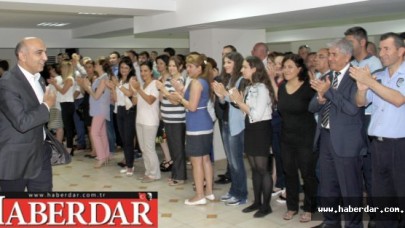 BAŞKAN KERİMOĞLU, BELEDİYE PERSONELİYLE BAYRAMLAŞTI