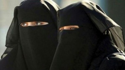 Peçeli Kadınlar Emniyeti Alarma Geçirdi