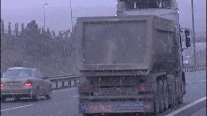 Beklenen kar İstanbul'a geldi