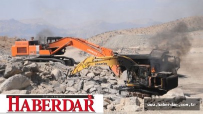Teröristler 30 araç ve iş makinesini yaktı!