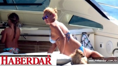 Pınar Altuğ Lüks Teknesinde Gününü Gün Ediyor