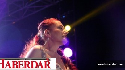 Candan Erçetin Beylikdüzülülere Unutulmaz Bir Gece Yaşattı