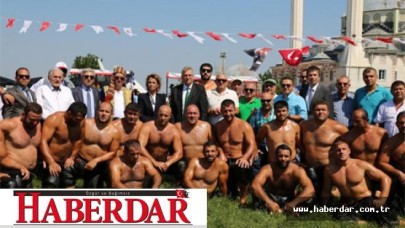 Festivalde yağlı güreşlere yoğun ilgi