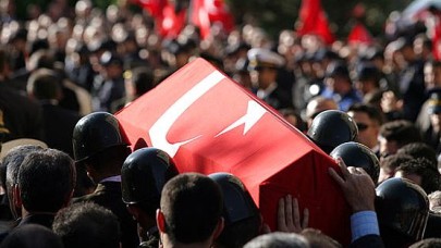 Şehre İnen Teröristler, Polisle Çatıştı: 1 Şehit