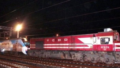 Yük trenine bombalı saldırı!