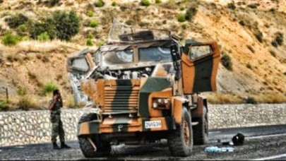 Askeri araca hain saldırı! Yaralılar var