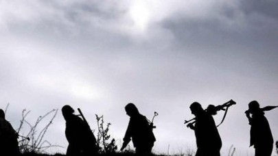 Teröristler sivil araçlara ateş açtı