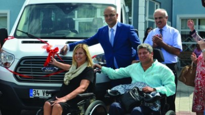 Uğur Kolejinden engelsiz araç desteği