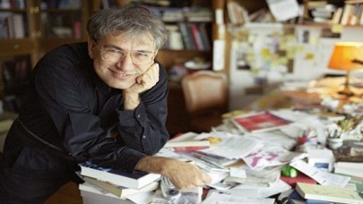 Orhan Pamuk AK Parti&#39;yi eleştirdi