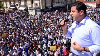 Silaha gerek yok, biz varız