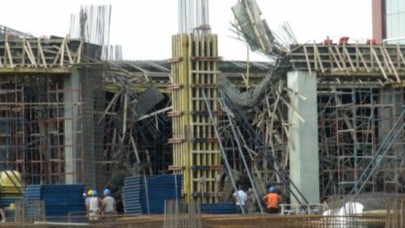 Esenyurtta fabrika inşaatındaki göçük ucuz atlatıldı